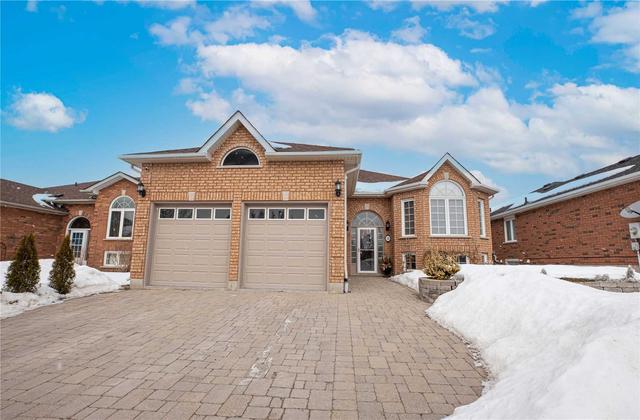 92 Marsellus Dr, House detached with 2 bedrooms, 3 bathrooms and 4 parking in Barrie ON | Image 1