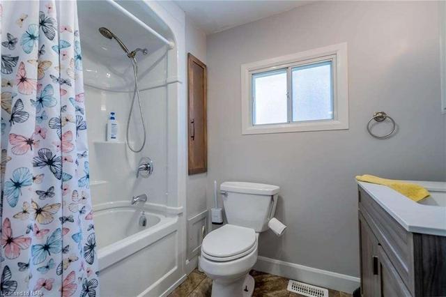 254 Alexandra St, House detached with 3 bedrooms, 1 bathrooms and 3 parking in Port Colborne ON | Image 13