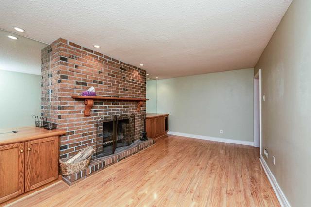 352 Simonston Blvd, Townhouse with 3 bedrooms, 3 bathrooms and 2 parking in Markham ON | Image 11