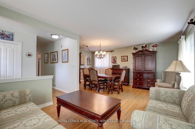 1 Midden Cres, House detached with 3 bedrooms, 2 bathrooms and 3 parking in Toronto ON | Image 16