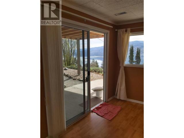 5868 Macgregor Road, House detached with 4 bedrooms, 2 bathrooms and 6 parking in Peachland BC | Image 25