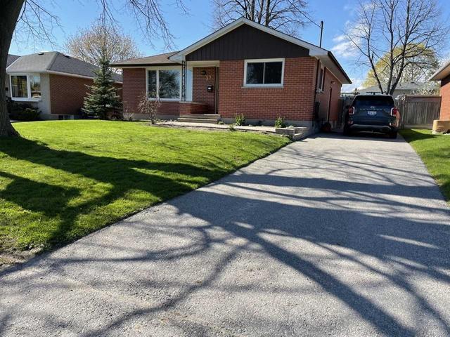 79 Parkway Cres, House detached with 3 bedrooms, 2 bathrooms and 3 parking in Clarington ON | Image 1