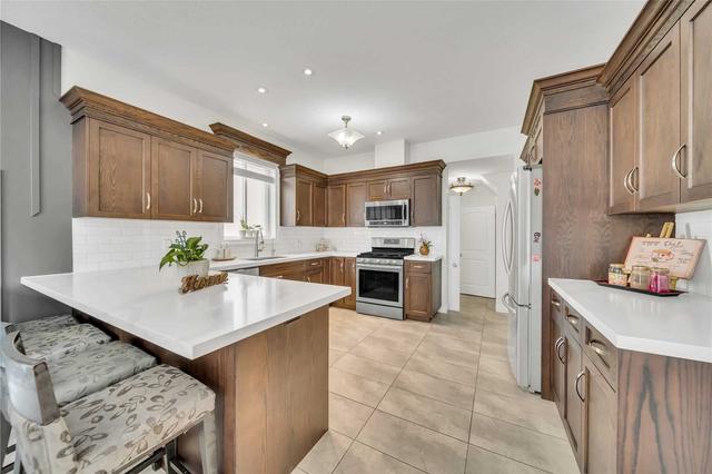 612 Thorndale Dr, House detached with 3 bedrooms, 3 bathrooms and 5 parking in Waterloo ON | Image 3