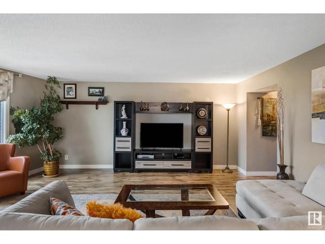 305 - 8707 107 St Nw, Condo with 2 bedrooms, 2 bathrooms and null parking in Edmonton AB | Image 12
