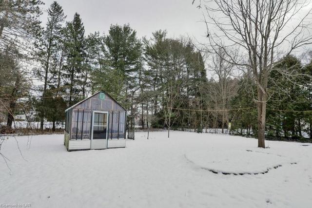 37 Spencer Street, House detached with 3 bedrooms, 1 bathrooms and null parking in Bracebridge ON | Image 2