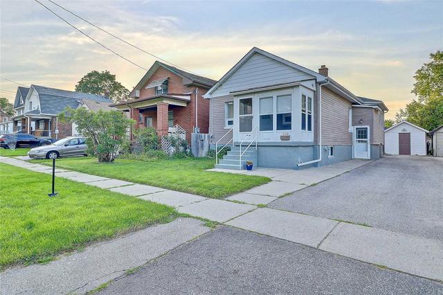 300 St Eloi Ave, House detached with 2 bedrooms, 2 bathrooms and 5 parking in Oshawa ON | Image 1