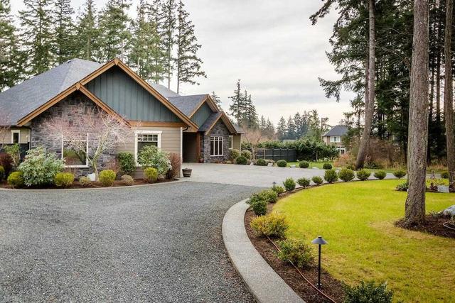 1832 Thurber Rd, House detached with 4 bedrooms, 3 bathrooms and 7 parking in Comox Valley B (Lazo North) BC | Image 12