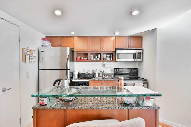 404 - 208 Queens Quay W, Condo with 1 bedrooms, 2 bathrooms and 1 parking in Toronto ON | Image 14