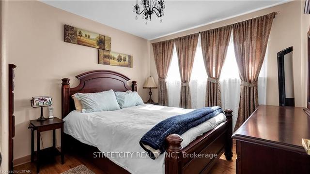 1911 Crystal Cres, House detached with 3 bedrooms, 2 bathrooms and 7 parking in London ON | Image 10