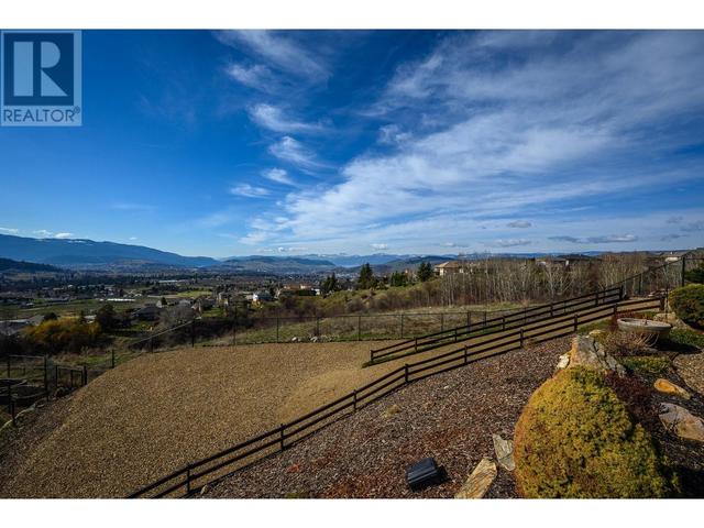 1012 Foothills Court, House detached with 5 bedrooms, 4 bathrooms and 5 parking in Vernon BC | Image 41