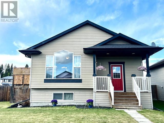 5810 44 Avenue, House detached with 3 bedrooms, 3 bathrooms and null parking in Rocky Mountain House AB | Image 1