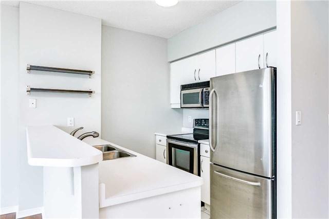 Sph3409 - 10 Yonge St, Condo with 1 bedrooms, 2 bathrooms and 1 parking in Toronto ON | Image 3