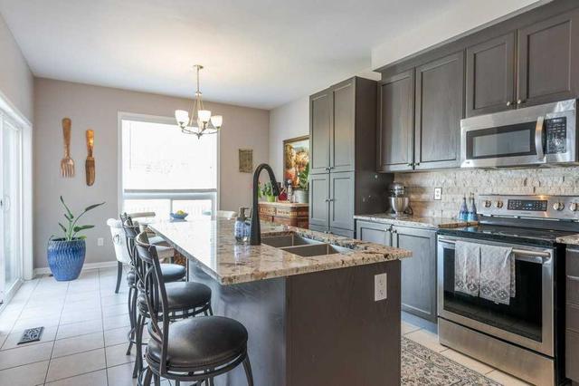 644 Tully Cres, House detached with 4 bedrooms, 4 bathrooms and 2 parking in Peterborough ON | Image 2