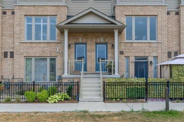 277 Law Dr, Townhouse with 2 bedrooms, 3 bathrooms and 2 parking in Guelph ON | Card Image