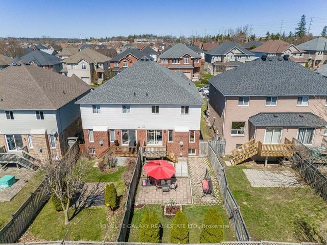 561 Heddle Cres, House semidetached with 3 bedrooms, 4 bathrooms and 5 parking in Newmarket ON | Image 25