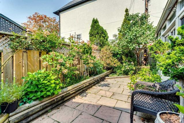 332 St Germain Ave, House semidetached with 3 bedrooms, 3 bathrooms and 1 parking in Toronto ON | Image 20