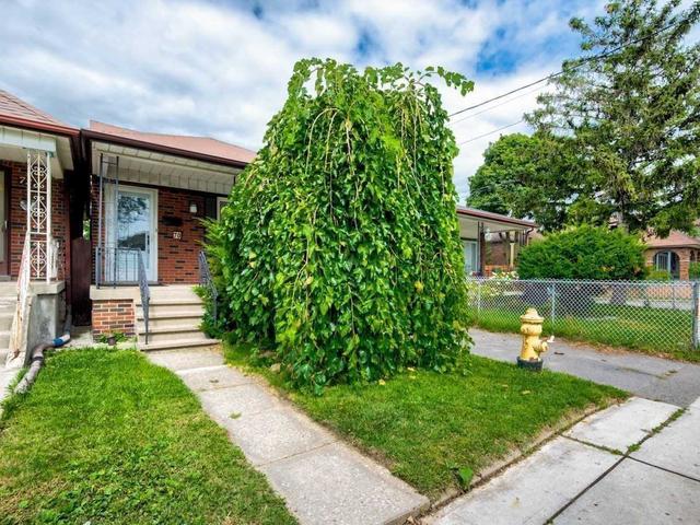 70 Amherst Ave, House detached with 1 bedrooms, 2 bathrooms and 9 parking in Toronto ON | Image 13