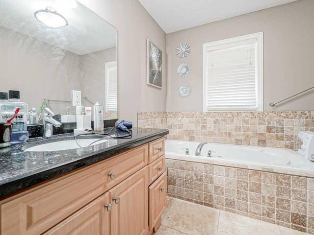385 Thomas Slee Dr, House detached with 4 bedrooms, 4 bathrooms and 6 parking in Kitchener ON | Image 15