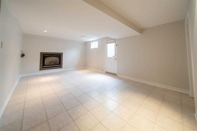 314 Castlehill Rd, House detached with 2 bedrooms, 1 bathrooms and 4 parking in Vaughan ON | Image 16