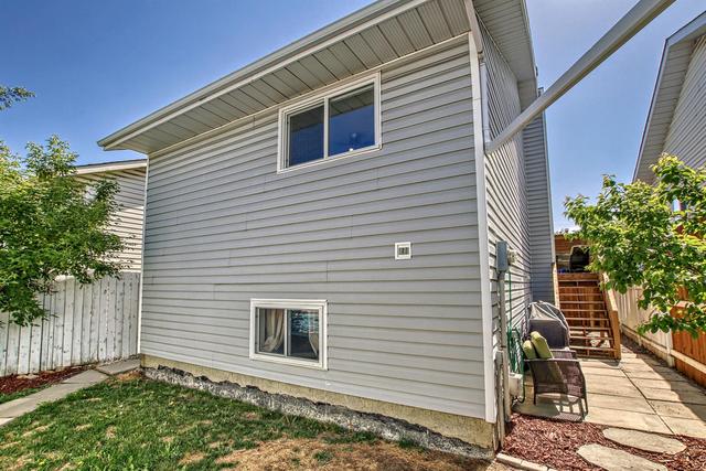 51 Erin Grove Bay Se, House detached with 3 bedrooms, 2 bathrooms and 4 parking in Calgary AB | Image 37