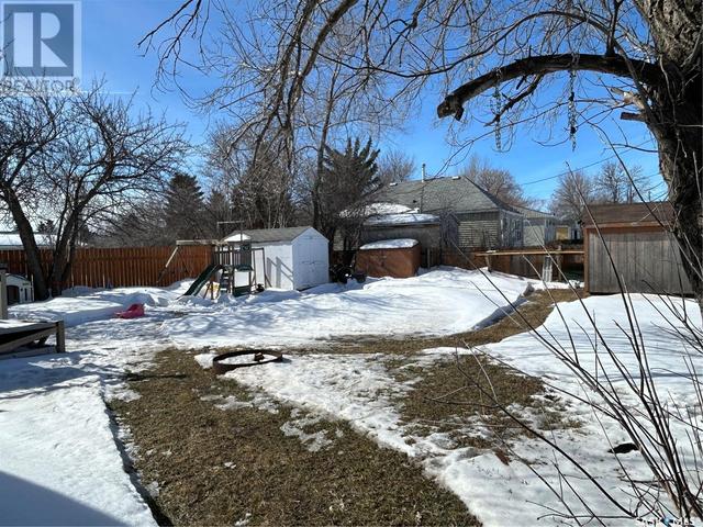 822 Main Street, House detached with 3 bedrooms, 2 bathrooms and null parking in Oxbow SK | Image 29