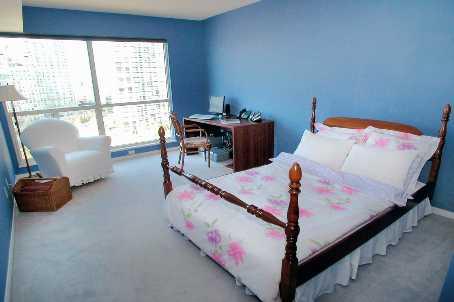 sph7 - 2261 Lake Shore Blvd, Condo with 2 bedrooms, 2 bathrooms and 2 parking in Toronto ON | Image 5