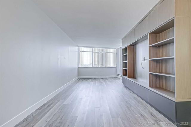 2308 - 3100 Kirwin Ave, Condo with 3 bedrooms, 2 bathrooms and 2 parking in Mississauga ON | Image 11