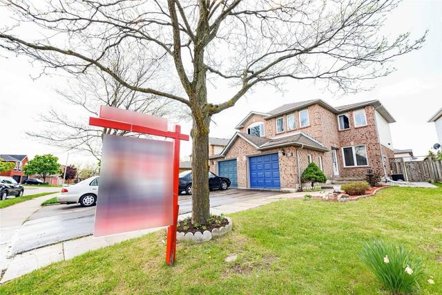62 Townley Cres, House semidetached with 3 bedrooms, 3 bathrooms and 4 parking in Brampton ON | Image 1