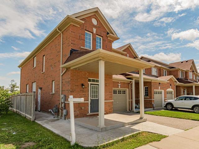 692 Sauve St, House attached with 4 bedrooms, 4 bathrooms and 3 parking in Milton ON | Image 11