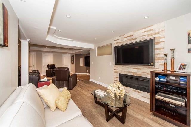 7083 Drumcashel Crt, House detached with 4 bedrooms, 4 bathrooms and 4 parking in Mississauga ON | Image 13