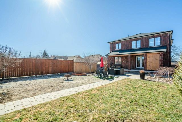 11 Blue Springs Rd, House detached with 4 bedrooms, 4 bathrooms and 4 parking in Toronto ON | Image 32