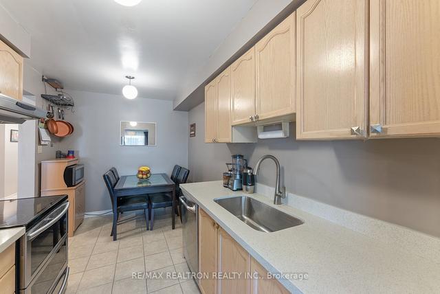 69 - 401 Sewells Rd, Townhouse with 3 bedrooms, 3 bathrooms and 2 parking in Toronto ON | Image 2