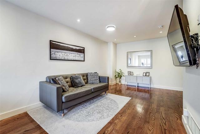 4 - 1241 Parkwest Pl, Townhouse with 3 bedrooms, 3 bathrooms and 2 parking in Mississauga ON | Image 4