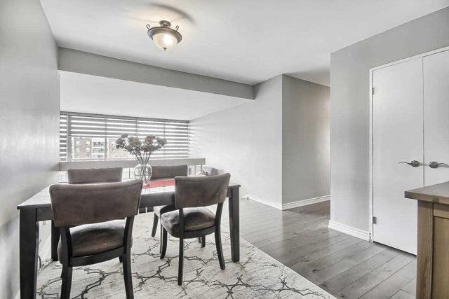 1003 - 25 Four Winds Dr, Condo with 3 bedrooms, 2 bathrooms and 1 parking in Toronto ON | Image 2