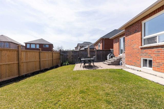 26 Wakem Crt, House detached with 3 bedrooms, 2 bathrooms and 6 parking in Whitby ON | Image 17