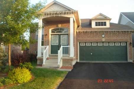 8 Valley Park Cres, House detached with 2 bedrooms, 3 bathrooms and 4 parking in Brampton ON | Image 1