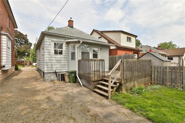 18 Tuxedo Avenue N, House detached with 3 bedrooms, 1 bathrooms and 2 parking in Hamilton ON | Image 24