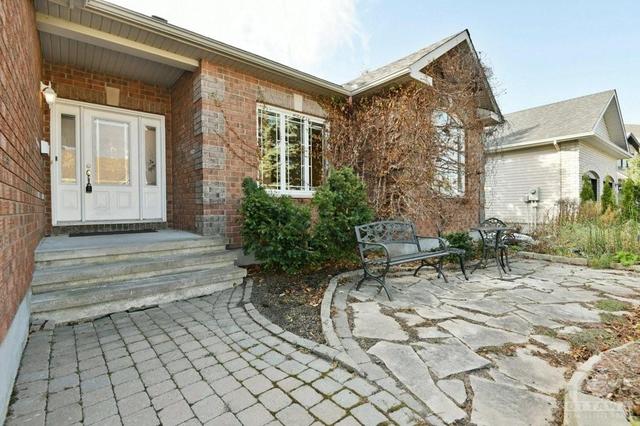 177 Glenncastle Drive, House detached with 5 bedrooms, 3 bathrooms and 6 parking in Ottawa ON | Image 2