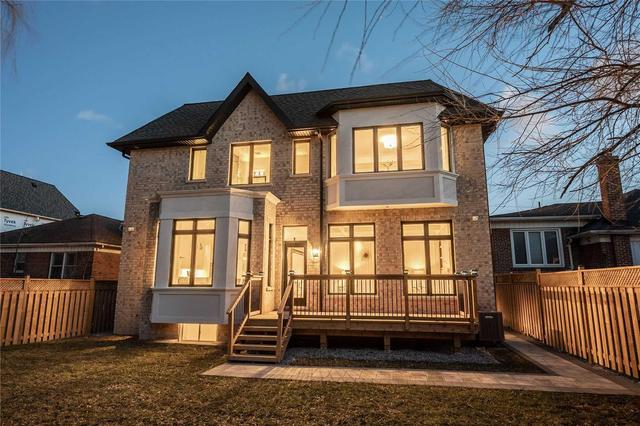 106 Frontenac Ave, House detached with 4 bedrooms, 6 bathrooms and 6 parking in Toronto ON | Image 37