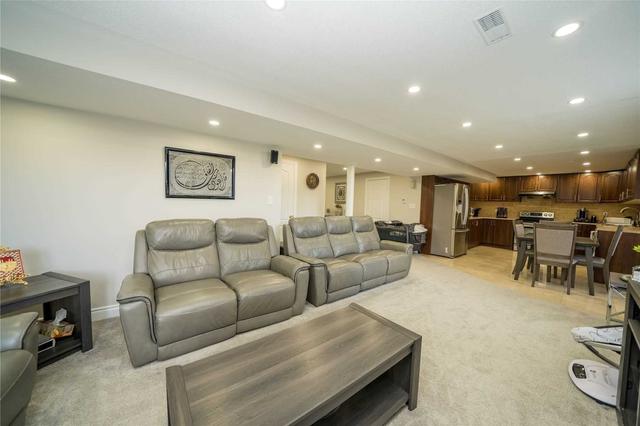 17 Sirius Cres, House detached with 5 bedrooms, 4 bathrooms and 5 parking in Toronto ON | Image 26