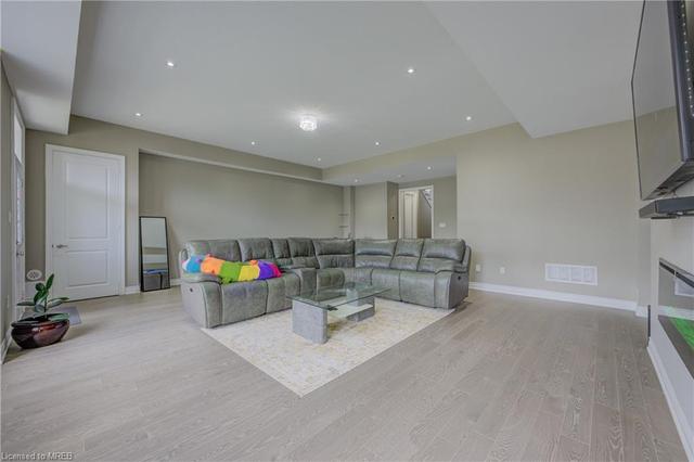 3077 Postridge Drive, House attached with 4 bedrooms, 3 bathrooms and 2 parking in Oakville ON | Image 36