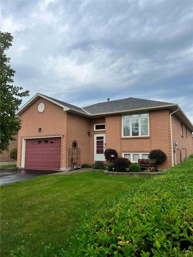 7 Country Club Rd, House detached with 3 bedrooms, 2 bathrooms and 3.5 parking in Haldimand County ON | Image 1