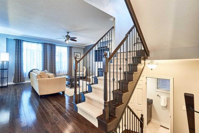 19 Goodall Cres, House detached with 3 bedrooms, 4 bathrooms and 4 parking in Clarington ON | Image 32