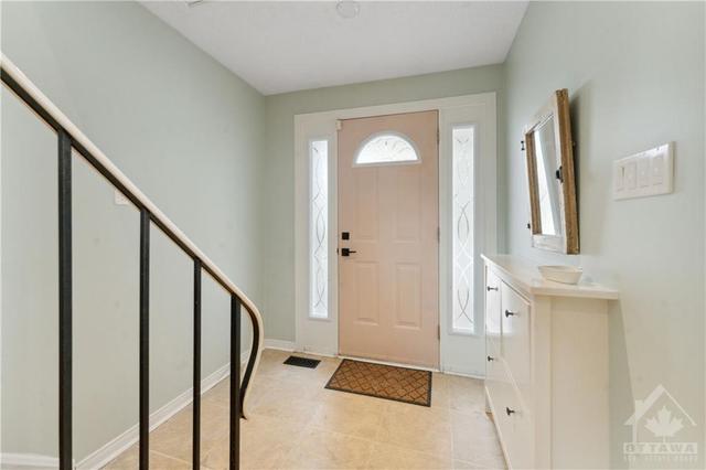 38 - 2210 Loyola Avenue, Townhouse with 3 bedrooms, 2 bathrooms and 1 parking in Ottawa ON | Image 2
