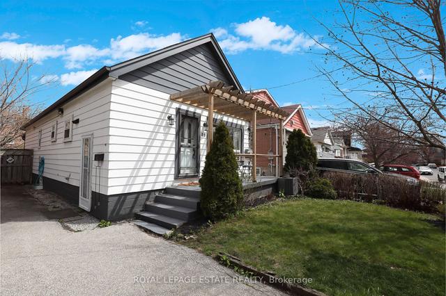 89 Aylesworth Ave, House detached with 3 bedrooms, 2 bathrooms and 3 parking in Toronto ON | Image 22