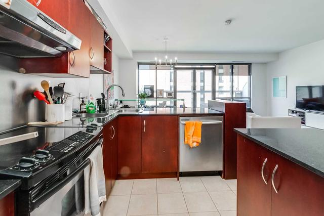 502 - 3 Mcalpine St, Condo with 2 bedrooms, 3 bathrooms and 1 parking in Toronto ON | Image 7