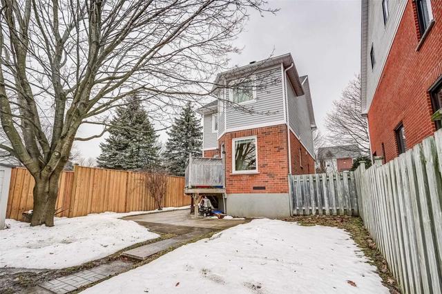 330 Cottonwood St, House detached with 3 bedrooms, 3 bathrooms and 3 parking in Orangeville ON | Image 25