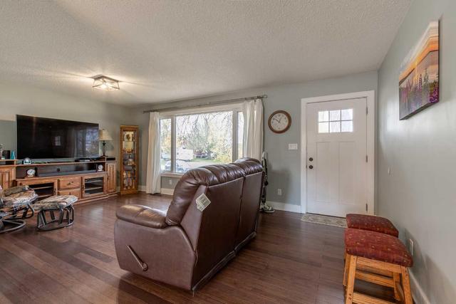 85 n 250 W, House detached with 5 bedrooms, 2 bathrooms and 4 parking in Raymond AB | Image 5