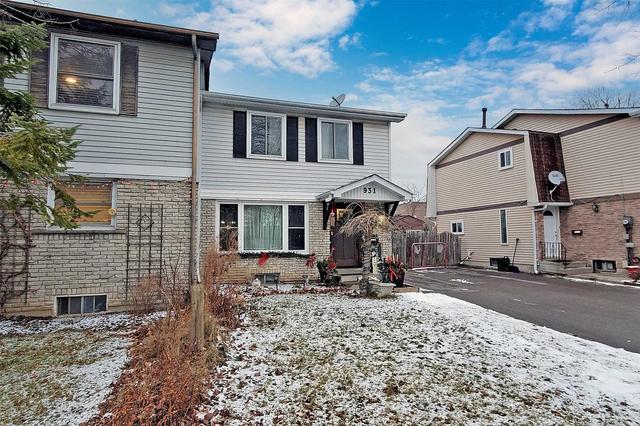 931 Gentry Cres, House semidetached with 3 bedrooms, 2 bathrooms and 3 parking in Oshawa ON | Image 12