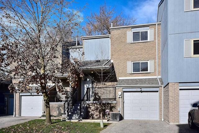 2 - 646 Village Pkwy, Townhouse with 3 bedrooms, 2 bathrooms and 2 parking in Markham ON | Image 11
